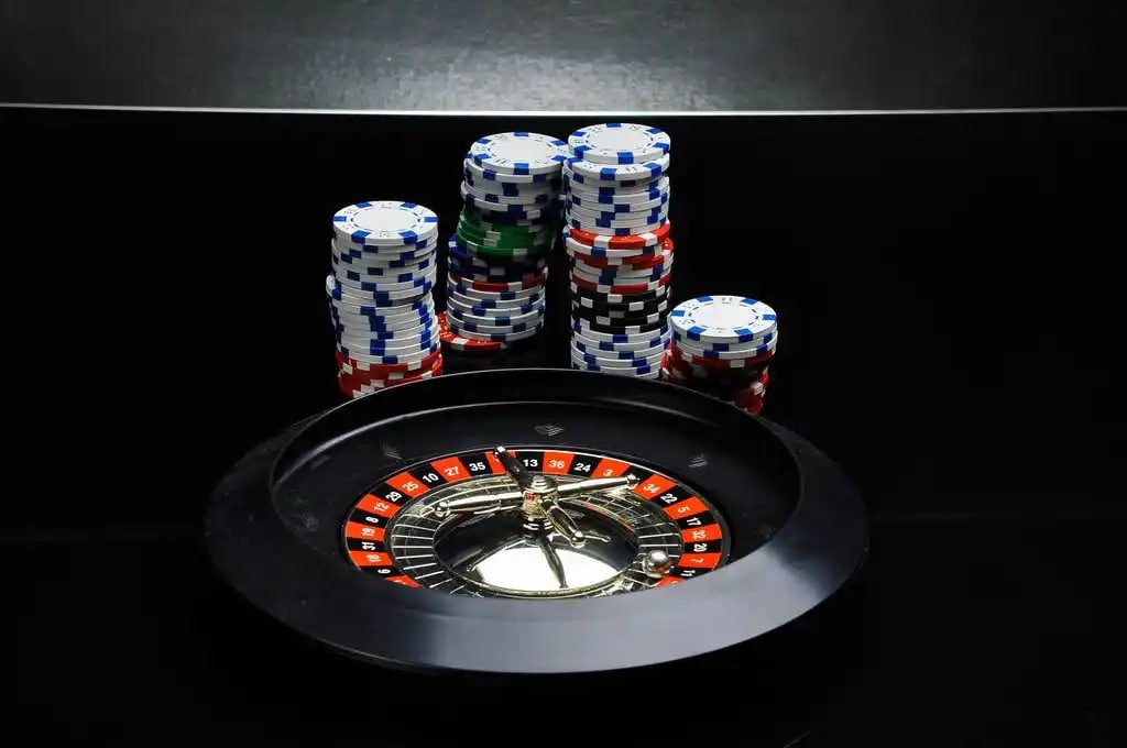 Filipino player browsing jl77 sports and casino categories on mobile